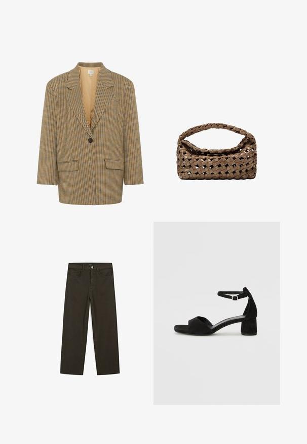 Gestuz CORINA - Blejzr - multi-colored; Bílý halter top s výstřihem ve tvaru písmene V, s vázáním na zádech a hladkým, mírně texturovaným materiálem bez ozdob.; Tmavě zelené široké džínsy vyrobené z bavlněné směsi, s předním zapínáním na knoflík, pěti kapsami a klasickým denimovým stehem.; Černé sametové sandály na podpatku s tenkým řemínkem kolem kotníku, otevřenou špičkou a skromným blokovým podpatkem. Hladká textura a minimální akcenty.; Tkaná hnědá kabelka s obdélníkovým tvarem, pevnou rukojetí a texturovaným povrchem. Disponuje uzavřeným vrchem a složitým vzorem tkaní.