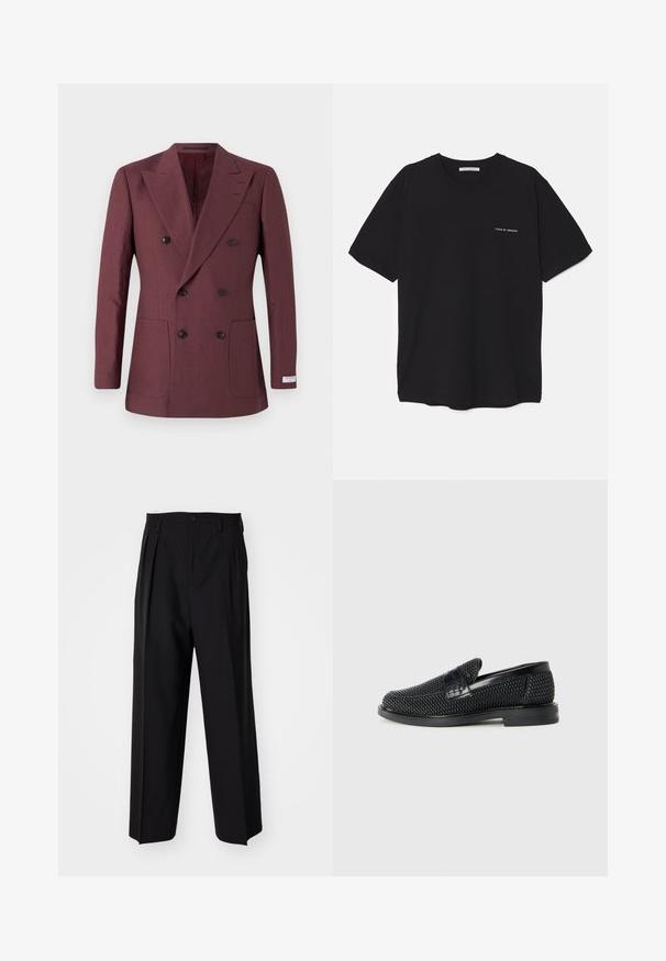 Bordeaux dubbelzijdig colbert gemaakt van textuurstof, voorzien van twee zakken aan de voorkant, gespitsde revers en zwarte knopen.; Zwarte katoenen T-shirt met een ronde hals, korte mouwen en een witte logo-print op de linkerkant van de borst. Eenvoudig, effen kleur ontwerp.; Zwarte geplooide broeken met een rechte, brede pijpontwerp. Gemaakt van soepele stof, met een knoopsluiting en riemlussen.; Zwartegeweven instap schoenen met een glad leren accent aan de bovenkant, een ronde neusontwerp en een laag profiel rubberen zool.