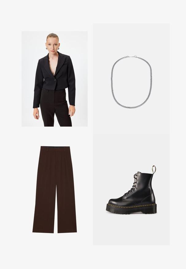 Schwarzer, taillierter Blazer mit tiefem V-Ausschnitt, Einzelknopfverschluss und langen Ärmeln. Glatter Stoff mit minimalistischem Design.; Zwei ärmellose Oberteile in Schwarz und Weiß, aus geripptem Baumwollstoff, mit runden Ausschnitten und einem taillierten Design. Etiketten auf beiden sichtbar.; Braune weite Hosen mit Falten. Aus einem glatten Stoff gefertigt, mit einem taillierten Bund und seitlichen Taschen. Flacher Saum am Boden.; Schwarze Leder-Schnürstiefel mit knöchelhohem Schaft, einer robusten schwarzen Sohle und gelben Nähten. Verfügt über eine Lasche hinten und runde Metallösen.; Silberne Metallkette mit dicken, ineinandergreifenden Gliedern, polierter Oberfläche und einem kleinen Verschluss mit Markenlogo.