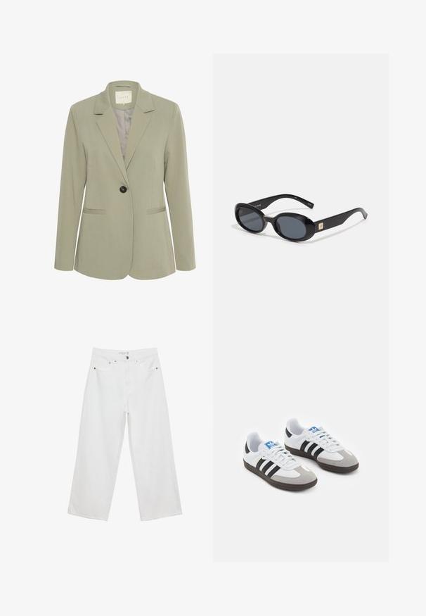 Kaffe KASAKURA BLAZER - Blazer - vetiver; Top bianco senza maniche con scollatura quadrata, texture liscia e design aderente. Realizzato in tessuto leggero.; Jeans bianchi a gamba larga realizzati in denim con vita alta, dotati di cinque tasche e dettagli in metallo. Texture liscia, senza motivi visibili.; Scarpe sportive con tomaia in pelle bianca, punta in suede grigia e tre strisce nere. Presentano un logo blu sulla linguetta e una suola in gomma testurizzata.; Occhiali da sole ovali neri con lenti scure, montatura in plastica lucida, aste larghe e un piccolo accent in oro su un lato.