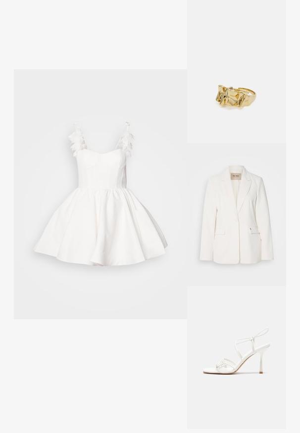 Witte blazer met een getailleerde pasvorm, notch-lapels, twee voorzakken en een enkele knoopsluiting. Gladde stof met een subtiele glans.; Witte jurk met een aansluitende bodice en een uitlopende rok. Heeft verenaccenten op de schouderbanden en een soepele, gestructureerde stof.; Witte strappy hoge hak sandaal met een platte tenenbasis, gestructureerde voorkant met geplooide accenten, en een slanke enkelband.; Gouden ring met een textuur van golvende ontwerpen met drie opvallende pieken. Gladde, glanzende oppervlakte met eenopen band voor een verstelbare pasvorm.