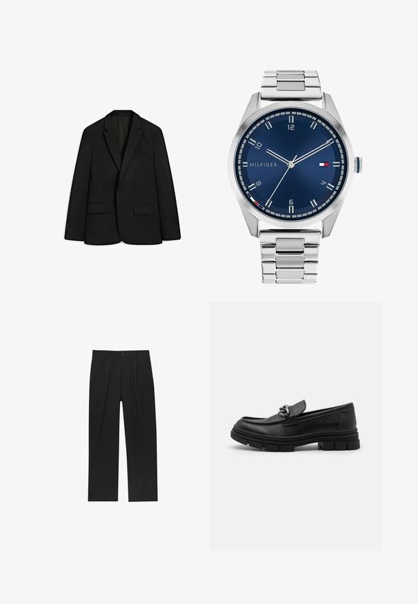 Zwarte blazer gemaakt van sleek stof; voorzien van een paspelkraag, twee voorzakken en een enkele knoopsluiting. Zachte textuur en getailleerde pasvorm.; Zes zwarte t-shirts met ronde hals in een verpakking van vijf. Korte mouwen, van katoen, met een standaard pasvorm. Gladde textuur zonder zichtbare patronen of versieringen.; Zwarte broeken met een recht model, gemaakt van een gladde stof. Voorzien van een voorplooien en een enkele knoopsluiting bij de taille.; Zwarte leren instapper met een ronde neus, een decoratieve band en hardware, en een chunky, gestructureerde zool. Glad afwerking met subtiele details.; Zilveren metalen horloge met een geborstelde blauwe wijzerplaat, witte uurmarkeringen en een datumweergave. Voorzien van een geschakelde metalen band en het logo van het merk.