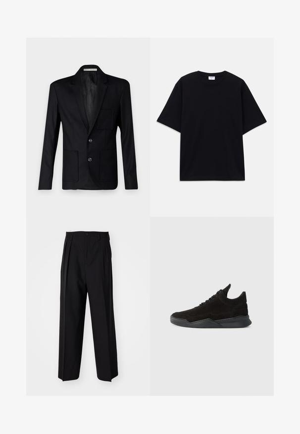 Schwarzer Blazer aus strukturiertem Stoff, mit Reverskragen, drei Knöpfen und zwei aufgesetzten Fronttaschen sowie einer Brusttasche.; Schwarzes, oversized T-Shirt mit kurzen Ärmeln und rundem Ausschnitt, mit sichtbarem Filippa K Markenlabel im Kragen.; Schwarze, plissierte Hose mit geradem, weitem Bein. Hergestellt aus glattem Stoff, mit Knopfverschluss und Gürtelschlaufen.; Schwarze Wildleder-Sneaker mit niedrigem Profil, strukturiertem Obermaterial, flachen Schnürsenkeln und einer soliden Gummisohle mit leichtem Absatz und geschwungenem Design.