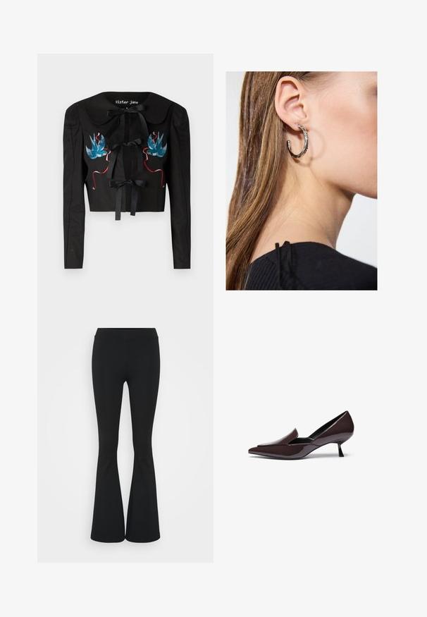 Svart kort jakke med lange ermer, med en stor krage, to frontsløyfer og broderte fugler i blått og rosa på brystet.; Svart bluse laget av myk stoff med en høy rynket hals, en nøkkelholåpning foran, og lange puffermer med tettsittende mansjetter.; Svarte flared bukser laget av elastisk stoff, med høy midje og en glatt tekstur. Buksene vidder ut fra kneet.; Spisse tå pumps i mørkebrunt lakkskinn med lav stilettohel og slank silhuett, med en litt hevet vamp.; Sølv ringøredob med en polert finish, med små gull detaljer og en rund form, båret på øreflippen.