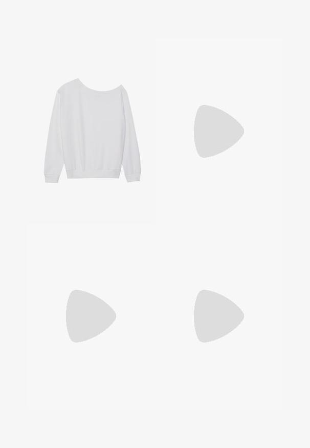 Weißes Langarm-Sweatshirt mit weitem, schulterfreien Ausschnitt, gerippten Bündchen und gerafftem Saum, aus weichem Stoff gefertigt.; Schwarzer, langer, elastischer Rock mit glattem Stoff und einer voluminösen, fließenden Silhouette. Keine sichtbaren Muster oder Beschläge.; Schwarze Gummi-Flip-Flop-Sandale mit einem strukturierten Riemen und einfacher flacher Sohle, von der Seite auf einem schlichten hellen Hintergrund dargestellt.; Schwarze geflochtene Ledertasche mit einer geschwungenen Form, ausgestattet mit einem dicken Griff und einem Reißverschlussverschluss. Texturierte Oberfläche mit glänzender Optik.
