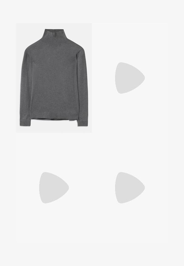Pulover gri cu guler înalt, fabricat dintr-un material moale, cu mâneci lungi, guler și tiv răsucite, având o croială lejeră. Textură netedă și design simplu.; Rochie cămașă cu mâneci lungi, cu dungi verticale albastre și albe, cu butoane în față, buzunare pe piept și detalii adunate pe lateral.; Paul Smith TOPANGA - Balerini - black; Geantă de umăr din pânză neagră cu mânere din piele neagră. Design simplu, corp spațios și textură netedă. Fără logo-uri sau modele vizibile.
