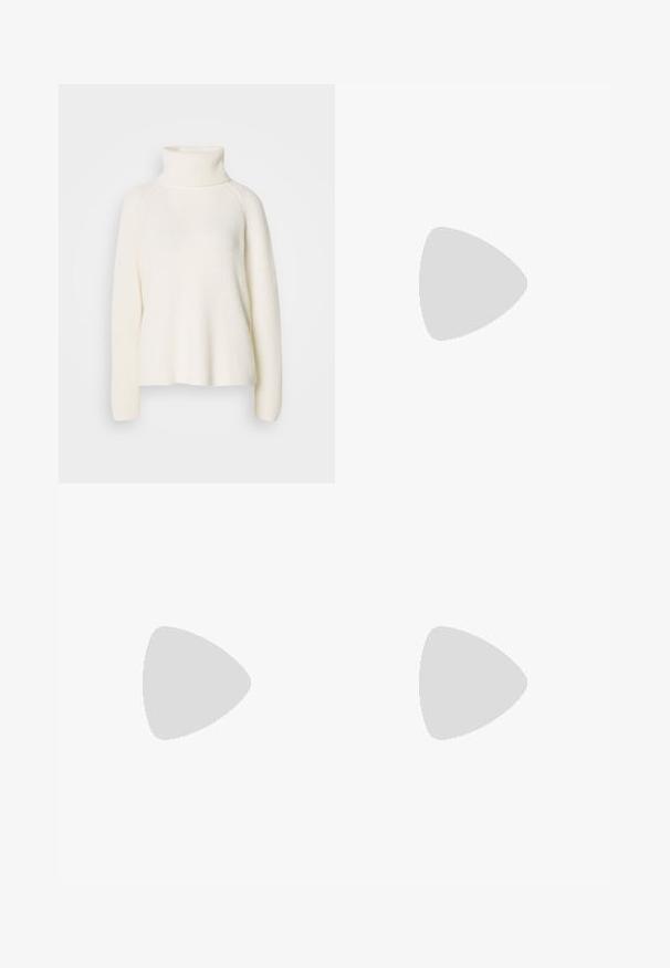 Weißer Strick-Turtleneck-Pullover mit gerippter Textur, Raglanärmel und lockerer Passform. Verfügt über einen hohen Kragen und weichen Stoff.; Helles rosa, geripptes Tanktop mit Rundhalsausschnitt, das ein dezentes Logo auf der Brust und breite Schulterträger aufweist. Glatte Textur.; Gestreifte, knöpfbare Bluse in Weiß mit feinen braunen Streifen. Verfügt über einen spitzen Kragen, lange Ärmel und eine Brusttasche. Verkürzte Länge.; Weite Hosen aus hellem beigen Baumwollstoff. Mit hoher Taille, vorderen Taschen und geradem Schnitt. Saubere Saumverarbeitung ohne Muster.; Beige Wildledersneaker mit minimalistischem Design, runder Zehenpartie und Gummisohle. Verfügt über zwei vertikale Streifen und Schnürverschluss. Glatte Textur.; Silberne Creolen mit einem texturierten Seil design, versehen mit flachem quadratischem Verschluss, was einen minimalistischen und modernen Look erzeugt.