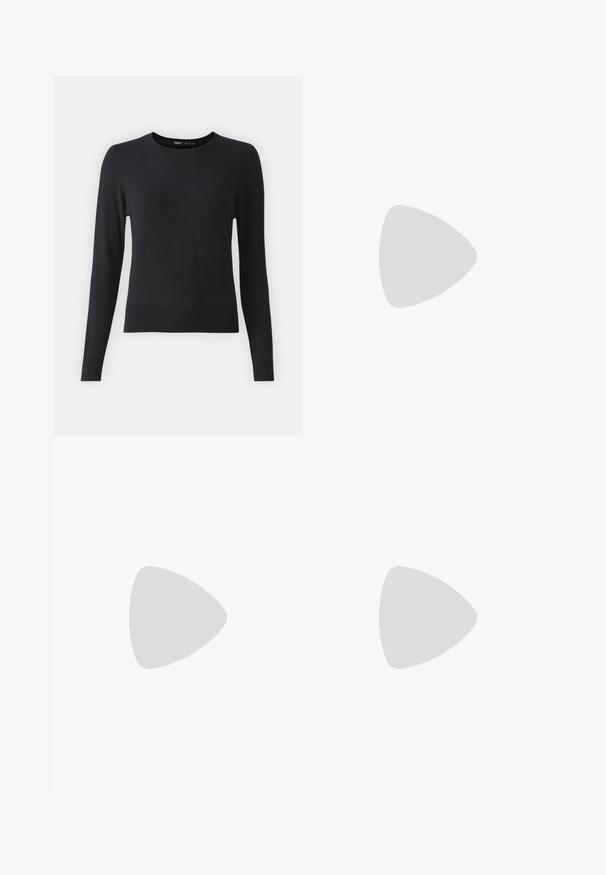 Černý svetr s dlouhými rukávy vyrobený z měkkého materiálu, s kulatým výstřihem a ribbovaným lemem. Jednoduchá, hladká textura bez viditelných vzorů.; Černé vysoké džíny s knoflíkem a zipovým zapínáním, předními kapsami a rozšířenými nohavicemi, ležící na bílé podložce.; Černé kozačky po kolena s hrubou podešví, hladkým koženým povrchem, bočním zipem a minimalistickým designem, v kombinaci s černou sukní s rozparkem.; Černá semišová kabelka s zakřiveným designem, zdobená nýty a texturovaným povrchem. Nastavitelný popruh s cvočkovými detaily podél okraje.
