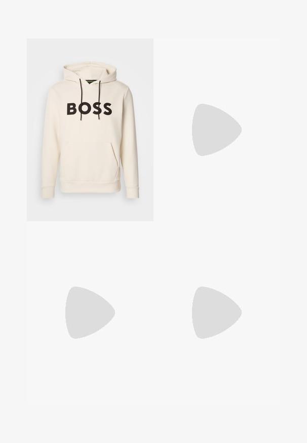 Krémová mikina s kapucí a černým nápisem "BOSS" na hrudi, černými stahovacími šňůrkami a přední kapsou ve stylu klokan.; Olivově zelené tričko s krátkými rukávy vyrobené z měkké tkaniny, s kulatým výstřihem a malým logem "BOSS" vytištěným uprostřed.; Černé slim-fit joggingové kalhoty s bílou stahovací šňůrkou, žebrovanými manžetami a jemným logem na horní části stehna na jednoduchém pozadí.; Krémové tenisky s hladkým povrchem, s černými akcenty a logem. Klasický šněrovací design s kulatou špičkou a gumovou podrážkou.