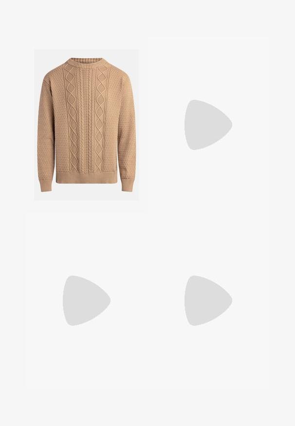 Sweater de malha em bege com padrões texturizados. Apresenta um decote redondo, punhos canelados e diferentes designs de malha em cabo na parte da frente.; T-shirt de algodão bege com decote redondo e mangas curtas. Apresenta um discreto logo "Levi's" na mesma cor no peito. Textura suave.; Calções de ganga brancos em algodão com as bainhas enroladas, apresentando cinco bolsos, fecho de botão e uma textura subtil.; Sapatilha branca e bege com uma combinação de texturas suaves e em camurça, bico redondo, fecho de cordões e sola plana em borracha.