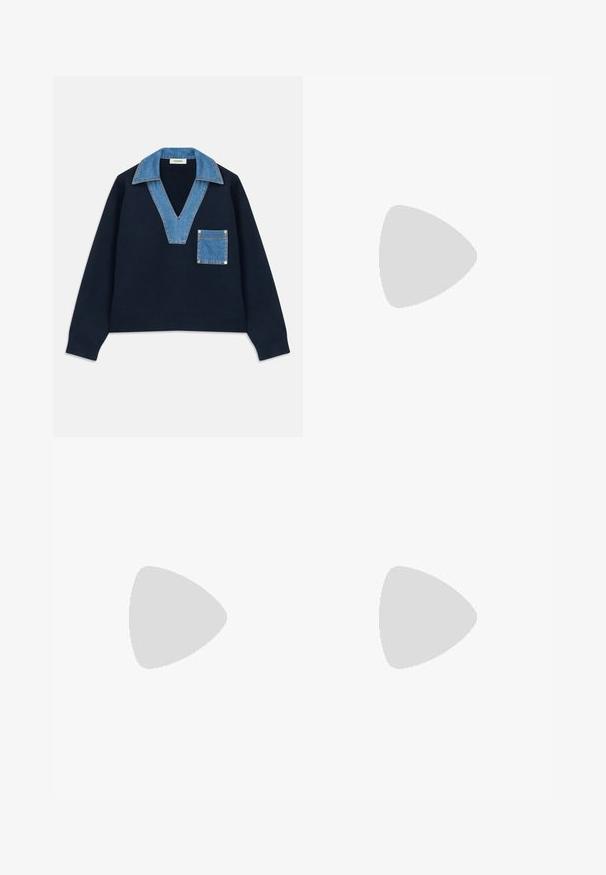 Námořnické mikiny s hlubokým výstřihem ve tvaru V, se džínsovým límcem a kapsou. Tkanina vypadá měkce, má uvolněný, zkrácený střih.; Krémová sukně s modrým pruhovaným pasem, s krajkovým předním zapínáním a černými akcenty. Hladký materiál, střední délka s přizpůsobeným střihem.; Béžové kožené sandály se dvěma nastavitelnými suchými zipy, uzavřenou špičkou a černou gumovou podrážkou. Mají minimalistický design a otevřenou patu.; Burgundská kožená kabelka s zakřiveným tvarem, zlatým kruhovým kovovým prvkem a jedním popruhem na rameno. Hladký povrch, minimalistický design.