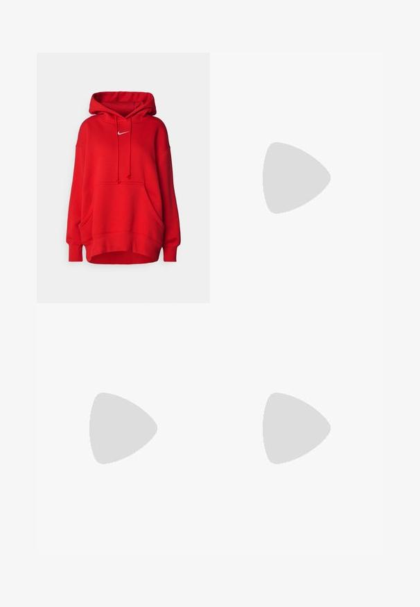 Raudonas gobtuvas susiuvimui su priekiu kišene, raišteliais ir maža balta Nike logotipu. Pagamintas iš minkštos, tekstūruotos medžiagos su laisvu pjūviu.; Nike Sportswear SPORTSWEAR PHOENIX FLEECE - Treningo apatinė dalis - university red; Balti ir sidabriniai Nike sportbačiai su tinkline medžiaga, atspindinčiais akcentais ir smėlio spalvos padu. Dėvimi su juodomis kojinėmis, stovint ant mėlynos paviršiaus.; Žvyneliniai akiniai nuo saulės su kvadratiniais rėmeliais ir rudais objektyvais; ryški dizaino spalva, blizgi tekstūra, akcentuoti šventyklų detaliai su subtiliu logotipo ženklu.