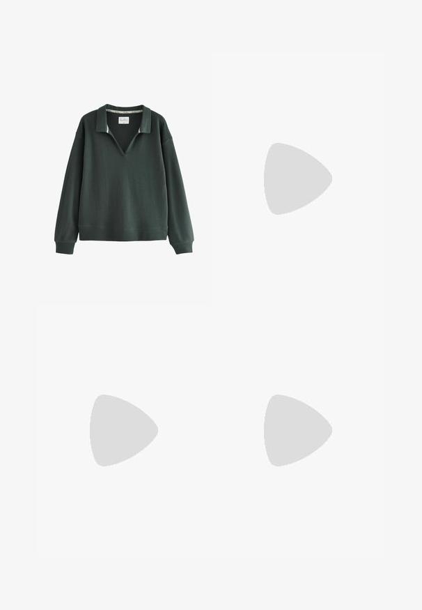 Next Mikina - charcoal grey; Šedé upravené nohavice s plisovaným predkom, širokým strihom a hladkou štruktúrou, so plochým pásom a bočnými vreckami.; Bershka Sandále na vysokom opätku - black; Čierna laková kožená kabelka s ohnutým tvarom, jedným ramenným popruhom, prednými vreckami a striebornými kovovými doplnkami.