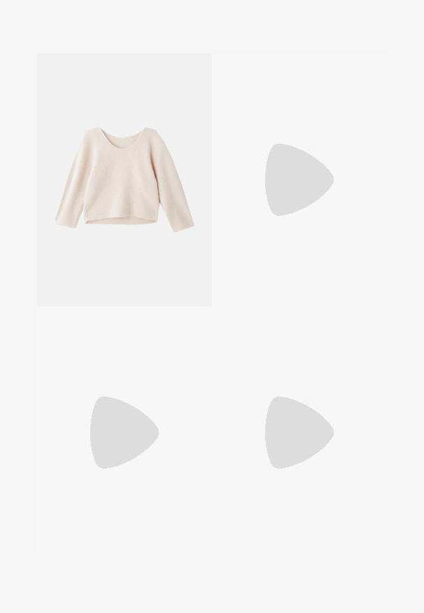 Lichtroze trui gemaakt van zacht, pluizig materiaal. Heeft een brede ronde halslijn en lange mouwen, met een cropped zoom.; Mouwloze beige top gemaakt van lichte gebreide stof, met een ronde halslijn en een aansluitende silhouet. Licht gestructureerd oppervlak.; Een lichtbeige A-lijnrok van zacht, gestructureerd materiaal, met een gladde tailleband en een vloeiende silhouet.; Metalen bronzen enkelboot met een spitse neus, textuur oppervlak, verticale uitsparingen en een blokhak met een doorzichtig accent.