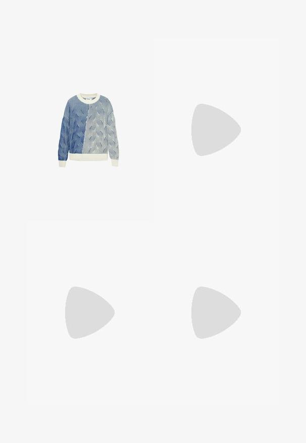 Gestrickter Pullover mit Wellenmustern in Blau und Weiß, ausgestattet mit einem cremefarbenen Rundhalsausschnitt sowie gerippten Bündchen und Saum. Strukturiertes Design durchgehend.; Marinefarbene Jogginghosen aus weichem Stoff mit einem elastischen Bund, seitlichen Taschen und schmalen Bündchen. Kombiniert mit weißen Plateauschuhen.; Braune und burgunderfarbene Sneaker aus Wildleder und Mesh-Materialien, mit drei cremefarbenen Streifen, strukturiertem Stoff an der Zunge und einer Gummisohle.; Schildkrötensonnenbrille mit rechteckiger Form, grün getönten Gläsern und gemusterten Acetatrahmen. Verfügt über metalliche Akzente in der Nähe der Gläser.; Geflochtene braune Ledertasche mit runder Form, doppeltem oberen Griff und glatter Textur; verfügt über subtile Nähte als Designdetail.; Zwei miteinander verschlungene Ringe aus poliertem Silbermetall, mit glatten, geschwungenen Formen und glänzenden Oberflächen sowie reflektierenden Highlights.