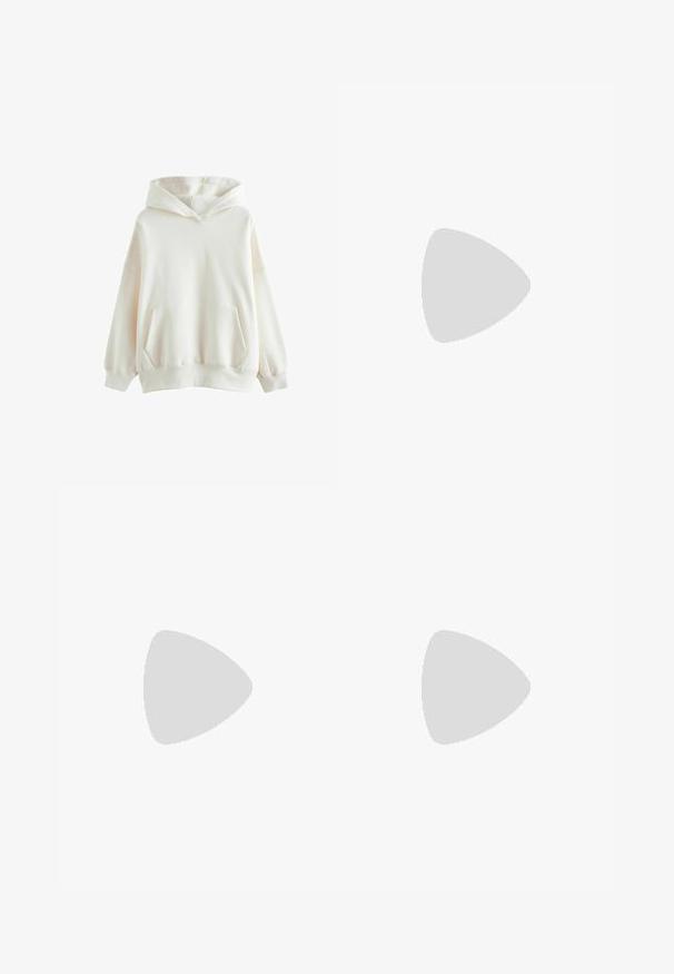 Vit huva-tröja tillverkad av mjukt tyg, med en framficka, ribbade ärmslut och en avslappnad passform med en dubbel-lagrad huva.; Svarta leggings med en slät yta och åtsittande silhuett, med hög midja och en sömlös design för komfort och mångsidighet.; Svarta knähöga stövlar i slätt läder med rund tå och en kraftig strukturerad sula med djupa spår.; Svarta rektangulära solglasögon med mörka linser, glänsande yta, breda skalmar och en gedigen ramdesign. Graverat märke på ena skalmen.