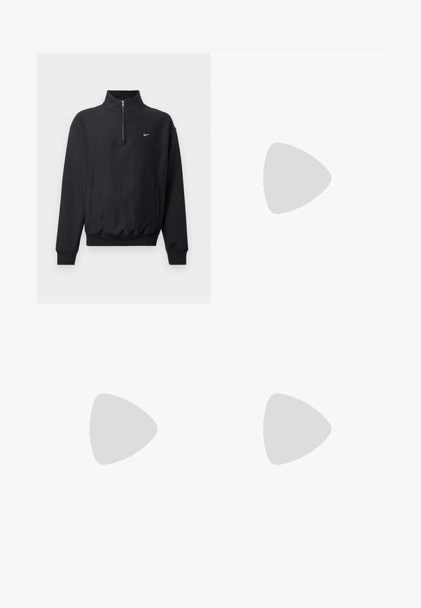 Juodas džemperis su aukštu užtrauktuku, ilgomis rankovėmis, šoninėmis kišenėmis ir elastinga juosmeniu. Yra mažas baltas Nike logotipas krūtinėje.; Tamsiai mėlyna medvilninė marškinėliai su V-kaklu, trumpomis rankovėmis ir mažuoju išsiuvinėtu logotipu krūtinėje. Švelni tekstūra ir kasdieniškas dizainas.; Juodos kelnės su tiesia pritaikymo forma, su raukšlėmis priekyje, mygtuko uždarymu ir lygiu audinio tekstūru.; Baltos sportinės bateliai su tekstūruotais uždengimais, masyviu padu ir pilkais akcentais. Dėvimi su baltais trumpais kojiniais ir žaliais šortais mėlyname paviršiuje.