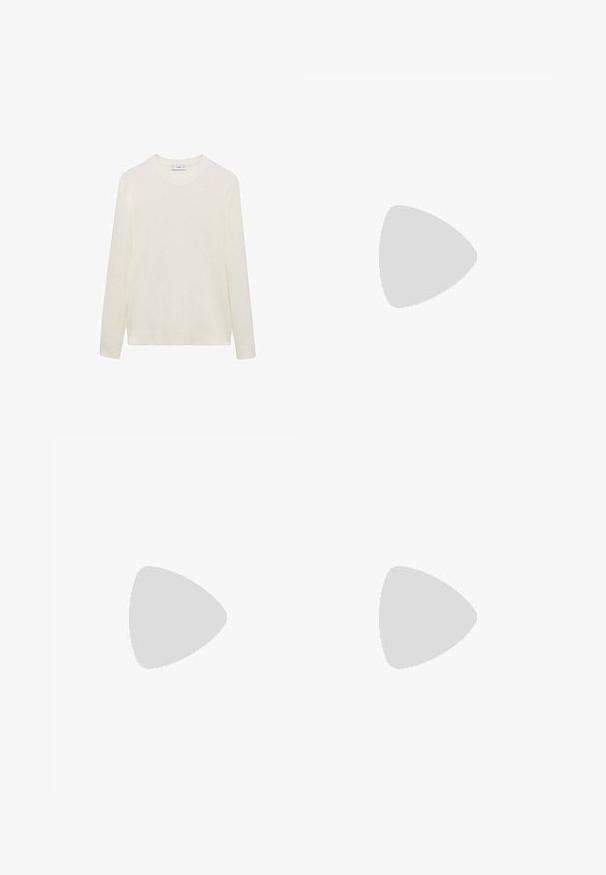 Krem-bijela dugorukava pletiva s rebrastom teksturom, okruglim izrezom i ravnim rubom. Izrađena od mekanog materijala za udobnost.; Svijetlosmeđi uski traperice ravnog kroja, s pet džepova, kopčanjem na gumb i patentni zatvarač te ojačanim šavovima.; Tamno smeđi kožni mokasini s teksturiranim završetkom, zaobljenim prstima i debelim crnim gumeni potplat. Ima ukrasni šavani detalj.; Tkani šal od vune u tamno plavoj i kremasto kariranoj boji, s resicama na rubovima i malom crnom oznakom. Mekana tekstura s pravokutnim oblikom.