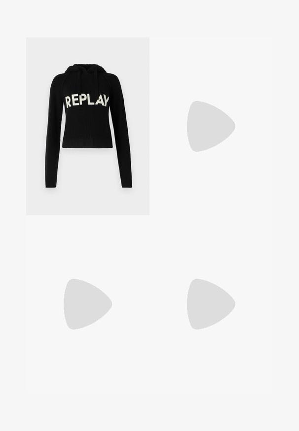 Melna adīta kapuce ar garām piedurknēm, kurai ir kontrastējošs balts "REPLAY" logotips uz krūtīm. Rūpīgi adīta tekstūra un regulējama kapuce.; ONLY ONLELSIE LIFE - Legingi — bikses - black; Melni papēžu sandales ar vairākiem krustveida siksnām. Gluda materiāla, norādīta purngala un šaura papēža. Regulējama potītes siksna ar sprādzīti.; Melni, stūrveida saulesbrilles ar pelēkiem objektīviem; izgatavotas no plastmasas, ar biezām kājām, kam ir gluda virsma un nav redzamu stiprinājumu.; Zelta auskari ar gludu, spīdīgu apdari. Apaļš dizains, kas ietver mazu tapu un caurspīdīgu pamatni drošai valkāšanai.
