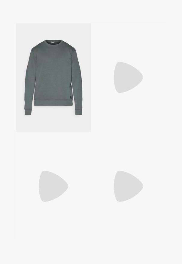 Björn Borg CENTRE  - Sweatshirt - urban chic; Björn Borg CENTRE - Basic T-shirt - urban chic; Björn Borg CENTRE TAPERED SWEATPANTS - Tracksuit bottoms - urban chic; Champion NEW COURT UNISEX - Training shoe - white