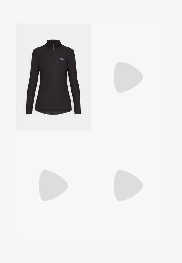 Sort fleece pullover med høj krave, kvart lynlås lukning, mønstret tekstur og et lille blåt logo på brystet. Lange ærmer.; Lyseblå langærmet T-shirt med et farverigt bjerglandskab i lilla og blå og teksten "Patagonia Trailseekers" nedenfor.; Bredde bukser i lys beige stof med elastisk talje, glat tekstur og uden synlige hardware eller mønstre.; Sort vandrestøvle med en mellem-højde design, der har en tekstureret overdel, grå detaljer og en holdbar gummisål med skridsikre klodser.