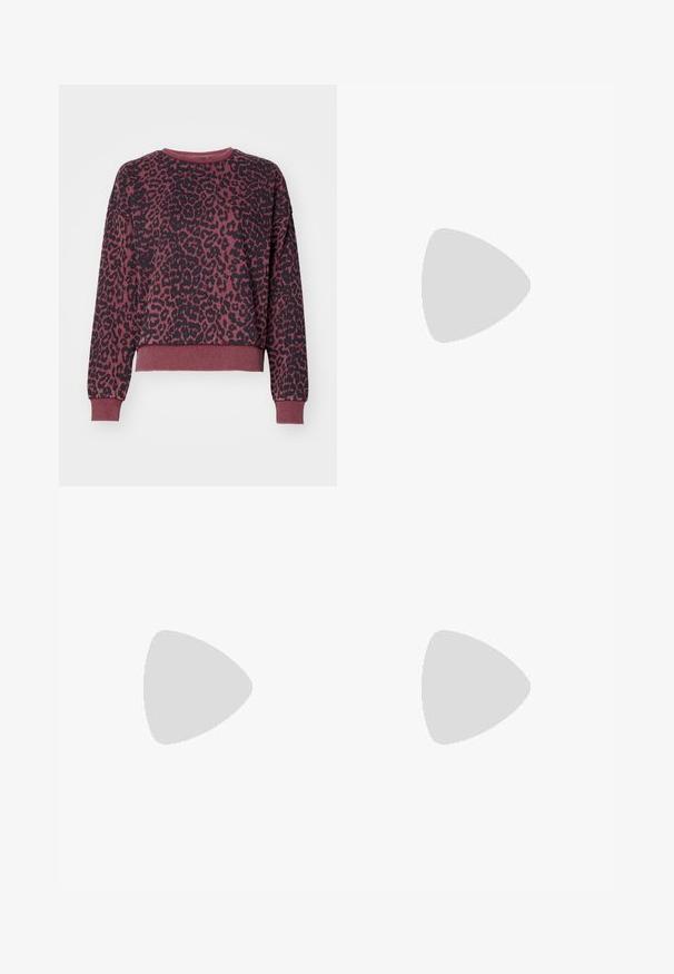 ONLY ONLVOICE O NECK  - Felpa - burgundy; Jeans in denim azzurro chiaro con taglio dritto, caratterizzati da una vita alta, cinque tasche e dettagli con orlo sfilacciato.; Scarpe platform in pelle nera con tacco a blocco robusto, punta rotonda e design tradizionale con lacci. Presentano una superficie liscia e dettagli minimi.; Borsa tote in pelle nera con texture liscia, forma rettangolare e due manici lunghi. Nessun hardware o decorazione visibile.