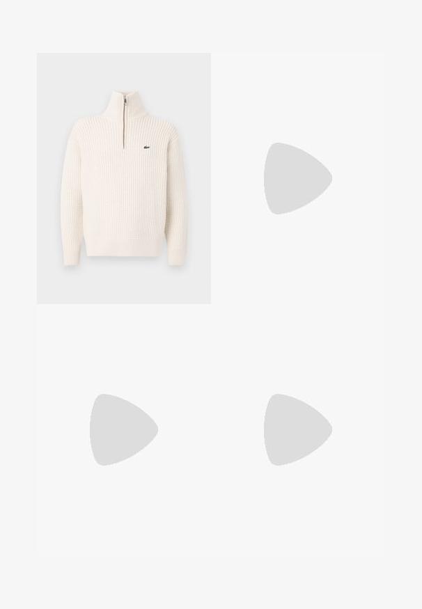 Maglione a maglia testurizzata di colore crema con colletto a zip a quarti e piccolo logo di coccodrillo ricamato di colore verde sul petto.; Jeans di denim azzurro chiaro con una vestibilità ampia, gambe dritte, design a cinque tasche e chiusura con bottone in vita. Dettagli di cucitura minimalista.; Sneaker Lacoste grigie scure in materiale mesh e sintetico, con suola testurizzata e dettagli marroni sul colletto e sul branding.; Marsupio in stampa tie-dye blu scuro con una parte superiore con zip, materiale testurizzato e un logo ben visibile sul davanti.