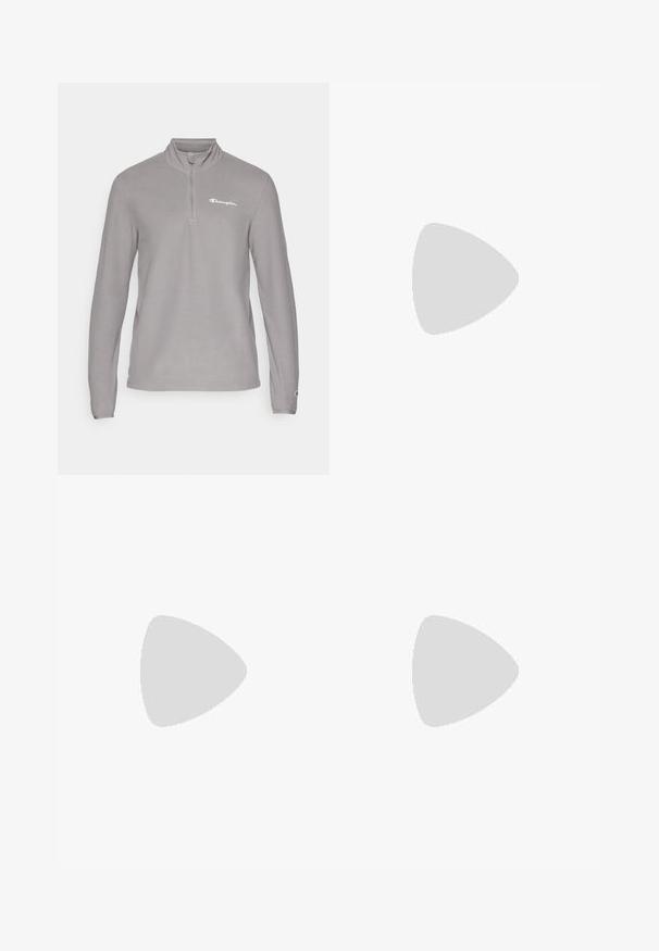 Lys grå halv-zip genser laget av glatt stoff. Har lange ermer og en liten brodert logo på brystet.; Hvit crewneck t-skjorte laget av bomull, med korte ermer og en liten logo brodert på venstre brystområde. Myk tekstur.;  svarte sweatpants laget av en bomullsblanding, med elastisk midjebånd og en liten hvit logo på venstre side. Tapered ben design.; Hvite atletiske joggesko med en glatt syntetisk overdel, svart logo-akcent og perforerte detaljer på siden. Gummisåle.