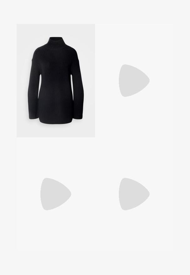 Marc O'Polo LONGSLEEVE STAND UP COLLAR - Strikkegenser - black; Svarte utsvingte jeans laget av denim, med høy midje, fem lommer og metallknapplukking. Glatt tekstur med minimal detaljering.; Grå lær ankle boot med rund tå og en kort, stablet sort hæl. Glat tekstur med minimal detaljer.; Svart skinn toteveske med jevn tekstur, strukturert form, to håndtak og en fremtredende sølvspenne foran.