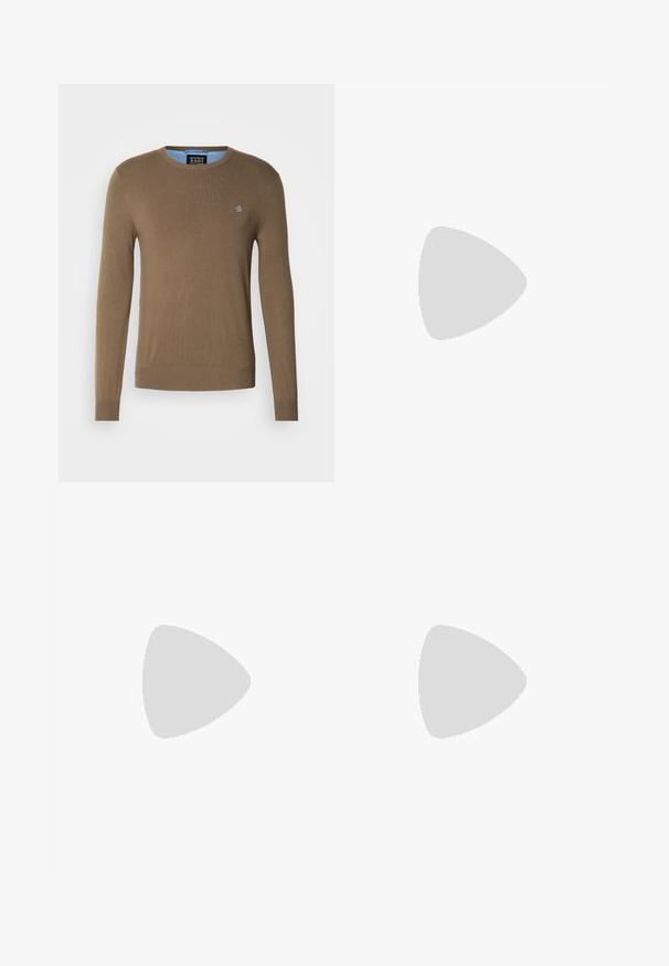 Bruine gebreide trui met lange mouwen, ronde hals en blauwe accent bij de halslijn. Bevat een klein logo op de borst. Soepele textuur.; Witte t-shirt met korte mouwen en blauwe en groene vlam-stijl "HUGO" tekst op de borst, ronde halslijn en een blauw binnelabel.; Zwarte cargobroek van katoen met een relaxte pasvorm, voorzien van zijzakken, een knoopsluiting en rechte pijpen. Eenvoudig ontwerp zonder patronen.; Zwarte enkelboot met een gladde afwerking, elastische zijpanelen en een contrasterende rode treklus, met een dikke rubberen zool en een afgeronde teen.