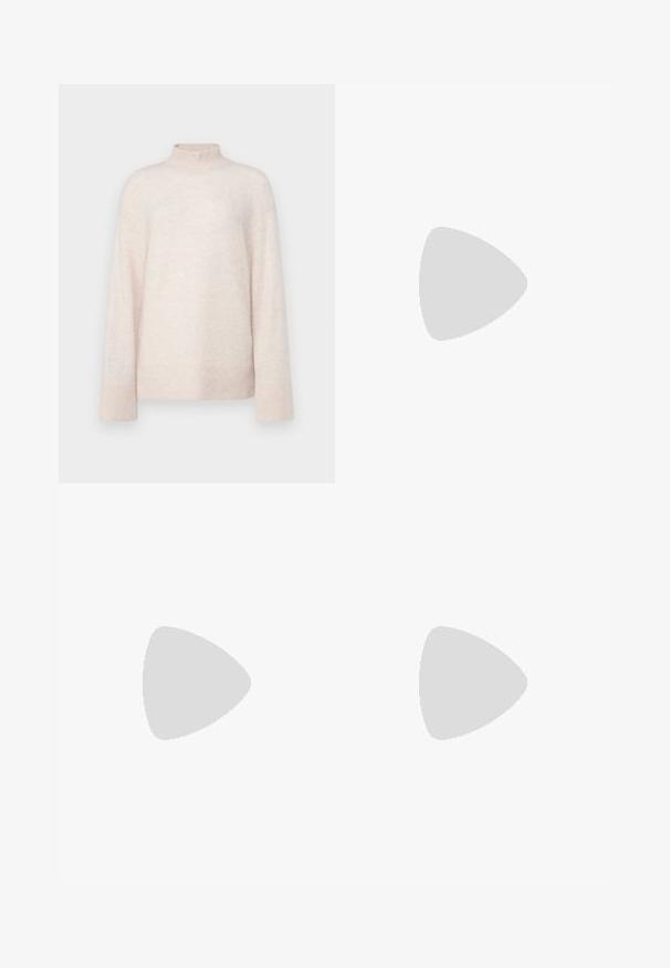 YAS Tall YASNELLIS - Strickpullover - birch; Dunkle, weit geschnittene Hosen mit strukturiertem Bund und Falten. Aus leichtem Stoff gefertigt, mit glatter Textur und ohne sichtbare Muster.; Silberne High-Heels Sandalen mit offenen Zehen, ausgestattet mit zwei breiten Riemen und einem abgerundeten Blockabsatz. Glatte Textur mit metallic Finish.; Graue, übergroße Sonnenbrille mit runder Form und dunklen Gläsern. Eleganter Kunststoffrahmen mit glatter Oberfläche. Das Modell hat geflochtenes Haar.