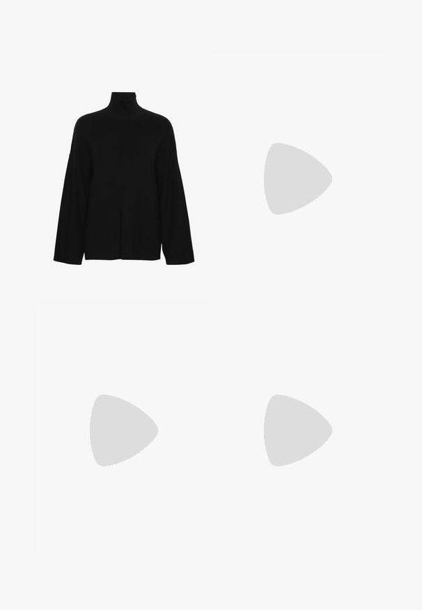 Schwarzer Rollkragenpullover aus geripptem Strickstoff. Verfügt über lange, weite Ärmel und einen lockeren Schnitt mit hohem Kragen.; Schwarze Hose aus leichtem Material, mit verstellbarem Bund und Kordelzug am Saum. Entworfen mit einer lockeren, oversized Passform und mehreren Taschen.; Schwarze Lederstiefelette mit spitz zulaufender Zehenpartie, eng anliegendem Schaft, hochformatigem Blockabsatz und gesteppten Details an der Oberseite. Glatte Oberfläche.; Schwarze rechteckige Sonnenbrille mit dunkelgrünen Gläsern. Sie verfügt über ein glänzendes Kunststoffgestell und goldene Hardware-Akzente an den Seiten.