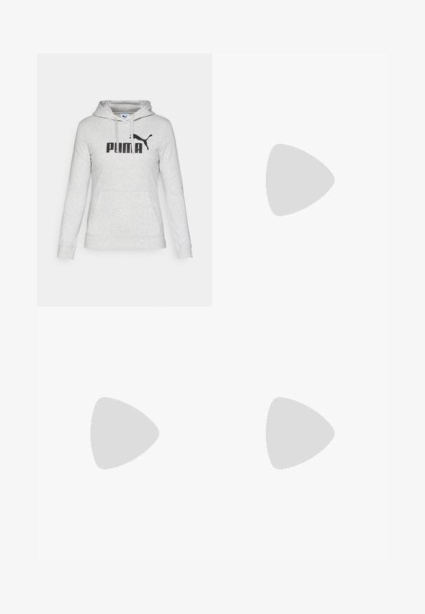 Felpa grigia con cappuccio realizzata in tessuto morbido, caratterizzata da un grande logo nero "PUMA" e una tasca a marsupio sul davanti. Maniche lunghe.; Leggings neri realizzati in tessuto elastico, con una cintura alta e un logo bianco stampato sulla parte inferiore della gamba sinistra. Texture liscia.; Le scarpe da ginnastica nere e grigie presentano una tomaia in rete, suole spesse e lacci. Hanno una punta arrotondata e un dettaglio di ammortizzazione visibile.; Borsa a spalla in pelle nera con forma arrotondata, finitura lucida e accessori in argento. Persona che indossa pantaloni ampi neri e mocassini con borchie.