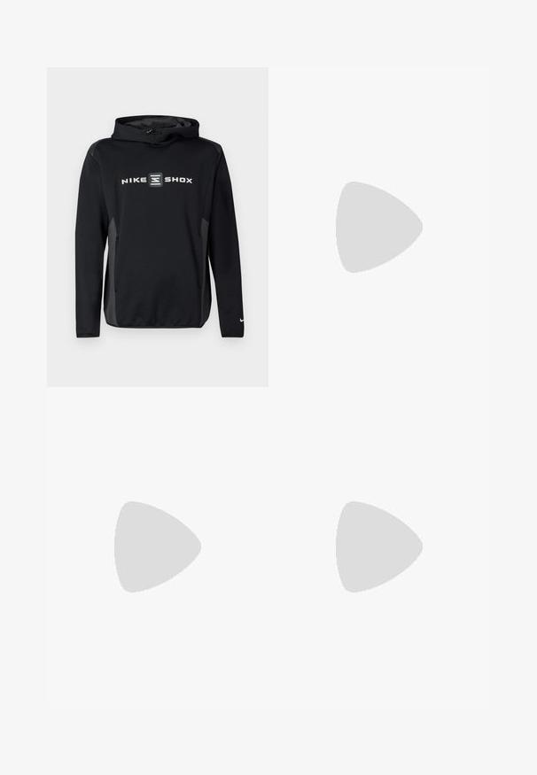 Čierna mikina Nike Shox so sivým logom na prednej strane, vybavená kapucňou so šnúrkou a dlhými rukávmi. Jemná textúra, športový strih.; Čierne tepláky s elastickým pásom, vo voľnom strihu, s manžetami na členkoch, hladkej textúry a bez viditeľných vzorov alebo kovových doplnkov.; Biele tenisky Nike Air Max 90 s vrchnou časťou z kože a sieťoviny, perforovanou špičkou a viditeľnou vzduchovou jednotkou v päte.; Čierne slnečné okuliare s matným povrchom, obdĺžnikové šošovky, mierna krivka na straničkách, nenápadný detail loga a šošovky so zafírovaným tónovaním.