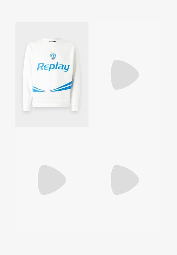 Sweatshirt blanc arborant un logo "Replay" bleu, un blason d'équipe avec des étoiles, et des rayures diagonales bleues au niveau de la taille et des manches. Texture douce.; T-shirt blanche à manches courtes avec des accents noirs. Présente le logo "REPLAY FC" et le texte "Highperformance" dans une police sportive. Fabriquée à partir d'un matériau lisse.; Jean en denim noir avec une coupe droite, comportant cinq poches, une fermeture à bouton, et un léger délavage sur le tissu.; Replay FIELD MELT 25 - Baskets basses - black