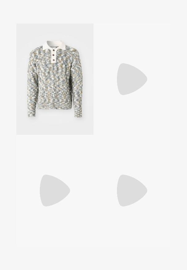 Maglione lavorato a maglia con un design maculato nei colori grigio, bianco e oro. Presenta un colletto bianco, tre bottoni marroni e polsini e orlo a coste.; Canotta bianca in cotone con scollatura rotonda, spalline larghe e orlo dritto, caratterizzata da una superficie liscia e senza motivi visibili.; Pantaloni in denim neri a gamba larga con una texture liscia, design a cinque tasche e chiusura con bottone. Presenta una vestibilità rilassata e un orlo affusolato.; Stivale in pelle nera con lacci, suola spessa e dentata, e cuciture gialle, sospeso su uno sfondo circolare giallo.; Tre bandane: una gialla con motivi neri, una bianca con disegni neri e una nera con grafiche bianche. Tutte sono quadrate e in tessuto leggero.