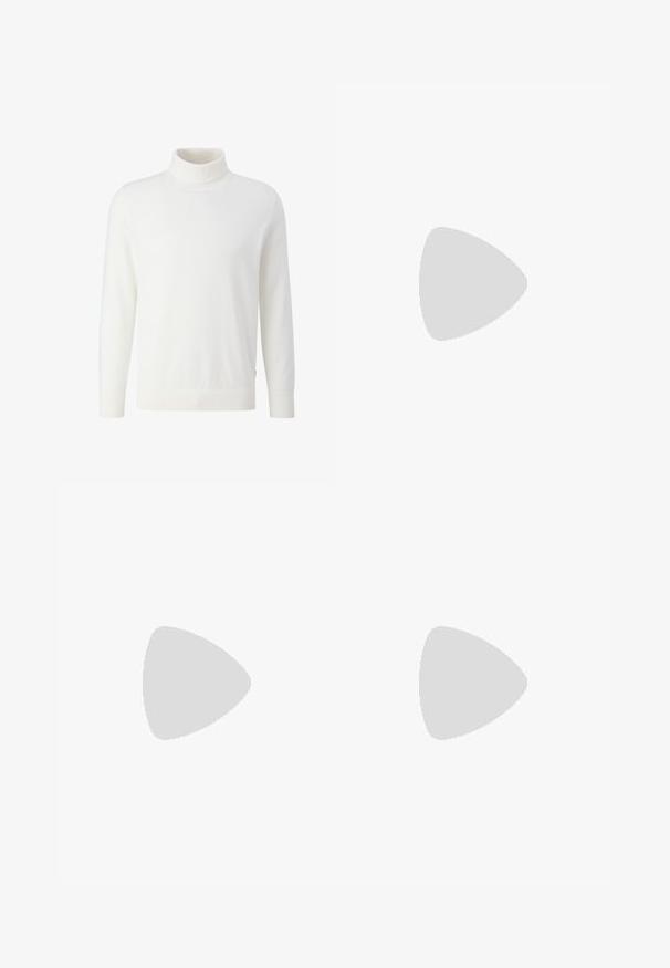 s.Oliver À COL ROULÉ - Strickpullover - ecru; Junge Person mit geflochtenem Haar, die ein hellgraues Nike-T-Shirt und schwarze Nike-Shorts trägt, vor einem einfarbigen weißen Hintergrund.; Beige Cargo-Hosen aus leichtem Baumwollmaterial. Mit elastischen Bündchen, mehreren Seitentaschen und einem Knopfverschluss.; Weiße Leder-Sneaker mit Perforationen, runder Zehenpartie, flacher Sohle und dicken Schnürsenkeln, mit sichtbar eingesticktem Swoosh-Logo und "AIR" an der Ferse.