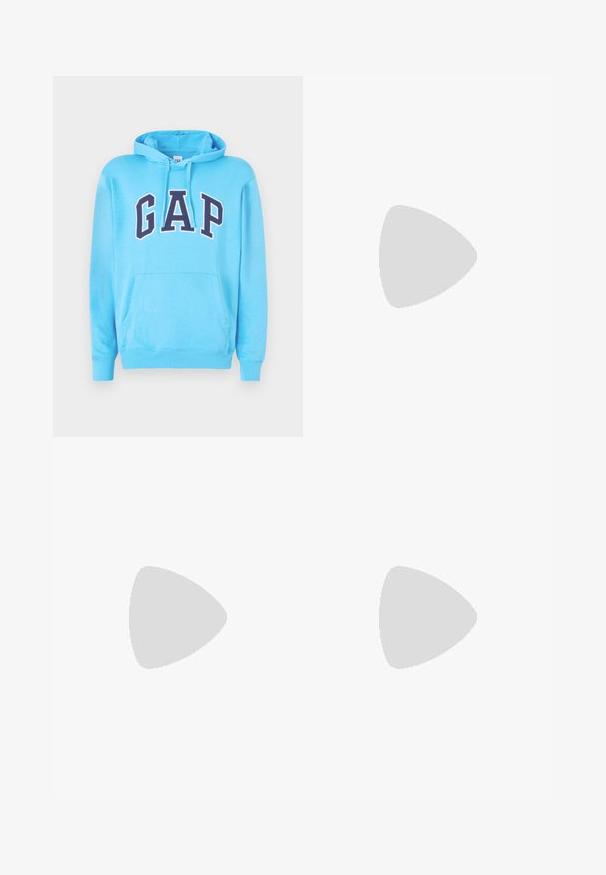 Felpa blu cielo realizzata in morbido tessuto, con tasca a marsupio e cappuccio regolabile con cordino. Logo "GAP" in grassetto navy sulla parte anteriore.; Camicia bianca in cotone a maniche lunghe con scollatura rotonda, spacchi laterali in fondo e una texture liscia, mostrata da dietro.; Jeans in denim blu chiaro con design a gamba dritta, cinque tasche, chiusura con bottone, leggero sbiadimento e dettagli di cucitura a contrasto.; Sneaker bianco con tomaia in pelle liscia e profilo basso. Presenta una punta arrotondata, sei occhielli e una suola in gomma testurizzata.