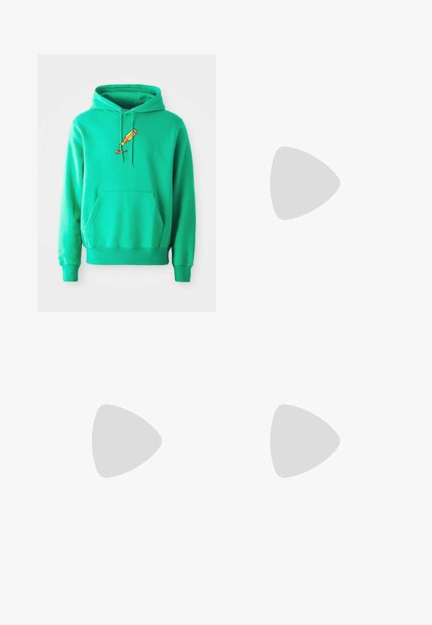 Grøn hættejakke lavet af blødt stof, med en frontlomme i kenguru-stil og et logo af en malerrør, der drypper på brystet.; Brun bomulds-T-shirt med et hvidt kontur grafik af en bevinget statue, Nike-logo og abstrakte former i orange, med korte ærmer og rund hals.; Blå sweatpants lavet af blødt stof, med en afslappet pasform, elastisk talje med snor og et lille hvidt logo på venstre side.; Grå sportssko med overdel i mesh og ruskind, hvide accenter, en polstret sål og et særpræget design med reflekterende elementer.