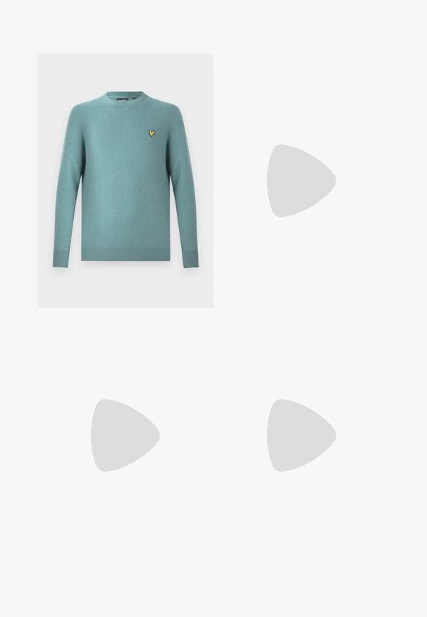 Pulover cu gât rotund din material moale teal, cu mâneci lungi și tiv cu striuri. Accent logo galben brodat pe piept.; Tricou verde mentă deschis, din bumbac, cu mâneci scurte și gât rotund, având un mic logo EA7 negru pe piept.; Jeans din denim bleu deschis cu un design drept, cinci buzunare, închidere cu buton, decolorare minimă și detalii de cusătură în contrast.; Adidași albi cu o suprafață din piele netedă și un profil jos. Au un vârf rotunjit, șase orificii pentru șireturi și o talpă din cauciuc texturată.