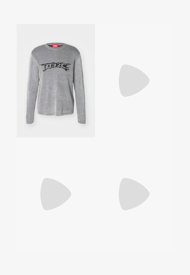 Grau gestreifte Pullover mit Rundhalsausschnitt, langen Ärmeln und einem schwarzen grafischen Textdesign über der Brust. Hergestellt aus einem strukturierten Stoff.; Schwarze leichte Cargo-Hosen mit elastischem Bund, seitlichen Reißverschlüssen und geräumigen Taschen. Bietet eine lockere Passform und tapered Bündchen.; Schwarzer Laufschuh mit einer Mischung aus Mesh- und sinthetischen Materialien, dicke Sohle, geschwungenes Design und auffälliger Markenkennzeichnung an der Seite.; Sportsonnenbrille mit einem schwarzen Rahmen, großen Verlaufslinsen in lila und grünen Farbtönen sowie winkeligen Designelementen mit Logodetails.