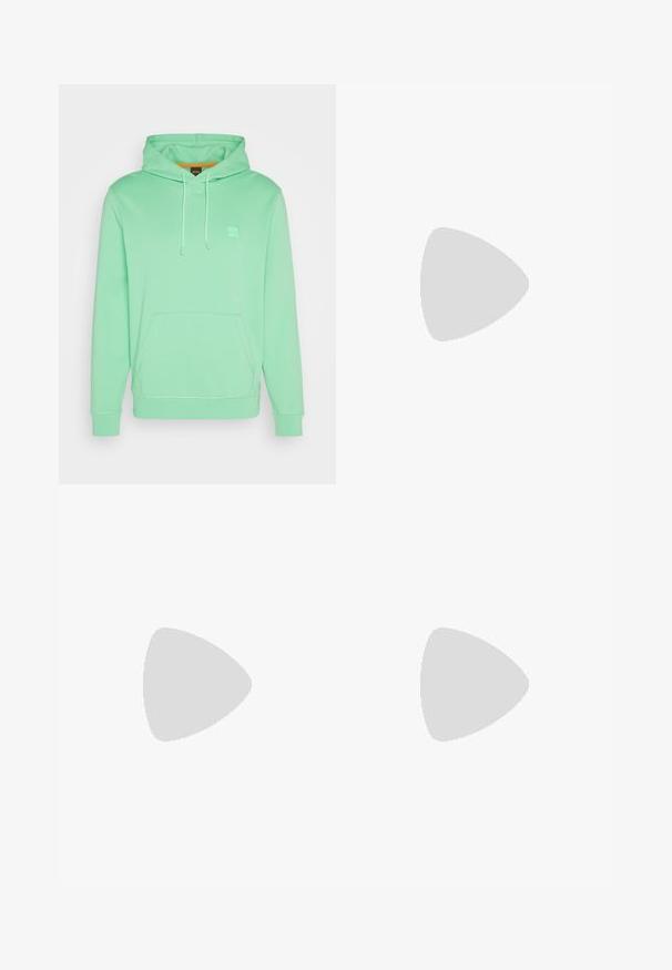 Sudadera verde menta hecha de tela suave, con un bolsillo frontal, capucha con cordón y un pequeño parche de logo en el pecho.; Vaqueros oscuros de ajuste slim, con cierre de botón, cinco bolsillos y un acabado ligeramente deslavado. Fabricados en tela de denim.; Zapatillas deportivas con parte superior de piel blanca, puntera de ante gris y tres rayas negras. Presentan un logo azul en la lengüeta y una suela de goma texturizada.; Gafas de sol redondas con un delgado marco de metal negro, lentes oscuros y almohadillas nasales ajustables. Las varillas cuentan con un detalle de marca sutil.