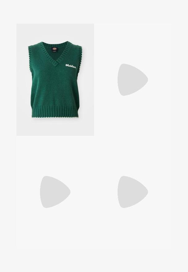 Colete de malha verde sem mangas com decote em V, bordas caneladas, acabamentos brancos e logotipo "Dickies" no peito.; T-shirt branco de algodão com um grande gráfico escuro e brilhante do logótipo trefoil da Adidas na parte da frente. Mangas curtas e decote redondo.; Calças largas de cor creme com um padrão em zigzag, apresentando uma cintura com logotipo preto e riscas laterais pretas. Tecido leve e texturizado.; Sapatilha de camurça bege clara com sola de borracha, três riscas diagonais e uma biqueira texturizada. Apresenta o logótipo na língua e na lateral.