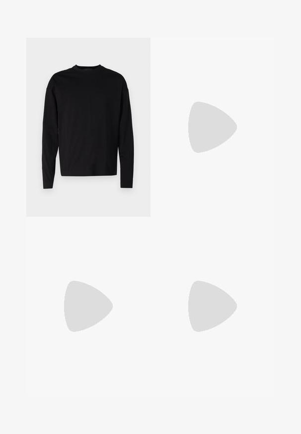 Schwarzes Langarm-T-Shirt aus weicher Baumwolle, mit rundem Halsausschnitt und lockerer Passform, mit klaren Linien und ohne sichtbare Muster oder Akzente.; Schwarzes Baumwoll-T-Shirt mit lockerer Passform, kurzen Ärmeln und einem weißen "FILLING PIECES"-Logo auf der linken Brust. Glatte Textur.; Han Kjøbenhavn CARGO TROUSERS - Cargohose - dark brown; Weiße und schwarze Sneaker mit einem Obermaterial aus glattem Leder, strukturierten Akzenten und einer massiven weißen Sohle. Verfügt über ein klassisches Schnürdesign.; Schwarze rechteckige Sonnenbrille mit dunklen Gläsern, dickem Kunststoffrahmen, goldenen Akzenten an den Bügeln und eingraviertem Markenlogo am Arm.