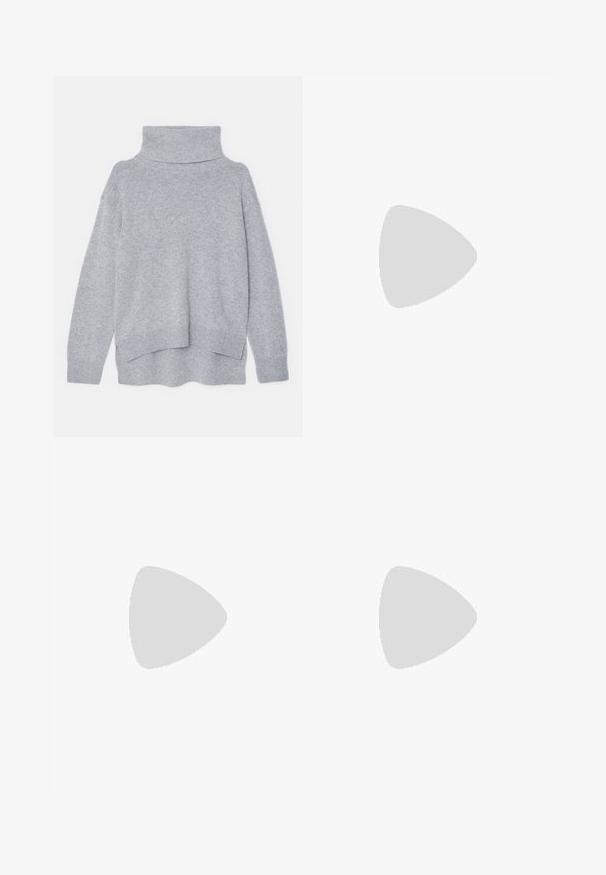 Filippa K RELAXED TURTLE NECK  - Vesta - grey melange; Crne hlače od glatkog materijala s visokim strukom, širokim nogavicama, prednjim pregibima i klasičnim petljama za remen. Nema vidljivih bočnih džepova.; Crne kožne baletanke s špicastim nosom, s remenom s okruglom metalnom kopčom i ravnim potplatom.; Nabrana bež kožna torbica s srebrnim metalnim okvirom, koja sadrži dva okrugla dekorativna kopčanja i srebrnu lančanu naramenicu.
