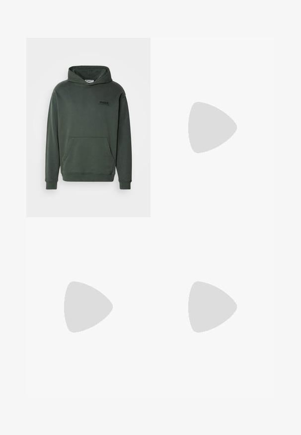 Marc O'Polo DENIM PRINT - Mikina s kapucí - teal green; Světle modré bavlněné tričko s kulatým výstřihem a krátkými rukávy. Na přední straně je grafika s palmou a prvky pláže v tmavě hnědé barvě.; Černé džíny s rovně střiženými nohavicemi, designem pěti kapes a předním zapínáním na knoflík. Hladký povrch s minimem švových detailů.; Černé kožené mokasíny s kulatou špičkou, zdobené prošitím, s nízkou platformou a texturovanou gumovou podrážkou s drážkováním.