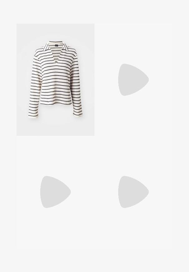 Krage med lange ermer i kremfarge med marineblå horisontale striper. Materialet ser teksturert ut, og toppen har V-hals og avslappet passform.; Brune skinnbukser med en jevn tekstur, rett ben design og to sidelommer. Har synlige sømdetaljer.; Sorte plattformhelter med spiss tå og justerbar ankelrem. Laget av glatt lær, med en robust blokkhel.; Svart lærveske med en buet form, avtagbar stropp og gullbeslag. Vesken har et klaff med spenne-detall.