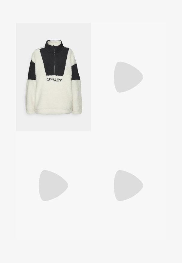 Fleece-Pullover in Creme und Schwarz, mit hohem Kragen, Reißverschluss vorne und kontrastierendem Paneldesign. "OAKLEY"-Logo in schwarzem Stick.; Hellblaue Denim-Shorts im geraden Schnitt mit Fünf-Taschen-Design und kontrastierenden Nähten. Mit einem Knopf- und Reißverschluss ausgestattet.; Burgunderfarbene Lederloafers mit glatter Oberfläche, einem hervorgehobenen Nahtdetail und einer Gummisohle. Mit einer abgerundeten Zehenform und minimalem Zubehör gestaltet.; Braune Ledertasche mit zwei langen Tragegriffen, einer strukturierten rechteckigen Form, glatter Textur und abgerundeten Kanten. Besitzt Akzentdetails an den Griffen.