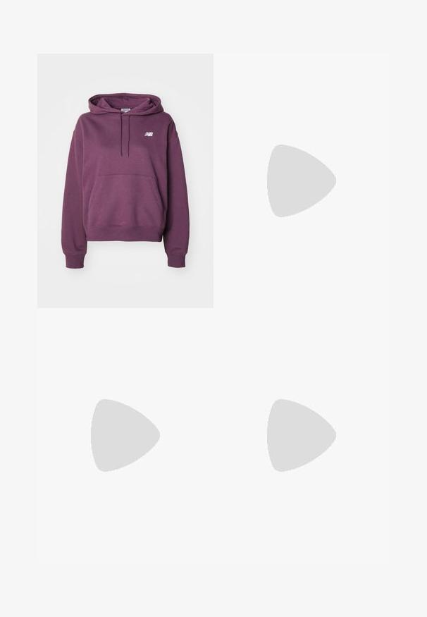 New Balance SPORT ESSENTIALS HOODIE - Sportska majica - plum brown; Crne, lagane hlače s elastičnom stražnjom pasicom i naboranim gležnjevima. Tkanina je glatka i ima opušteni, suženi dizajn.; Svijetloplave atletske cipele s gornjim dijelom od mrežaste i sintetičke tkanine, s bijelim točkicama i reflektirajućim detaljima, vezanje na vezicu i podložnim potplatima.; Crna kožna torba s lukovitim oblikom, odvojivim remenom i zlatnim detaljima. Torba ima preklop s kopčom.