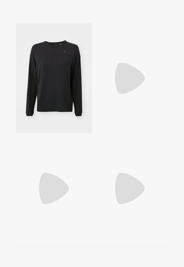 Sort langærmet skjorte med tekstureret stof, rund hals og et subtilt logo på brystet. Har en afslappet pasform og syet detaljer.; Sort Columbia t-shirt med hvid cirkulær bjerg- og flodlinjekunst samt teksten "Columbia Sportswear Company Udenfor Siden 1938."; Herrers udendørsbukser, mørkegrå, lavet af fleksibelt materiale, med bælte, lynlåslommer og forstærkede syninger.; Sort vandrestøvle med en mellem-højde design, der har en tekstureret overdel, grå detaljer og en holdbar gummisål med skridsikre klodser.